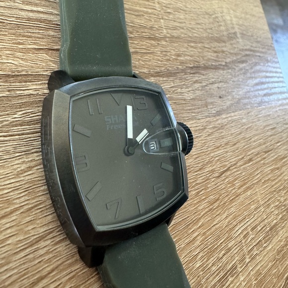 Shark Freestyle Watch, 50 meters water proof - Picture 2 of 4